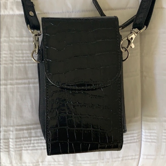 super cute phone carrier/mini purse! - Picture 2 of 5